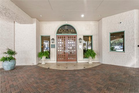 Condo in Saint Petersburg, Florida, 3 bedrooms  № 2200878 - photo 8