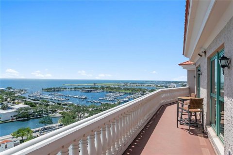 Condo in Saint Petersburg, Florida, 3 bedrooms  № 2200878 - photo 22