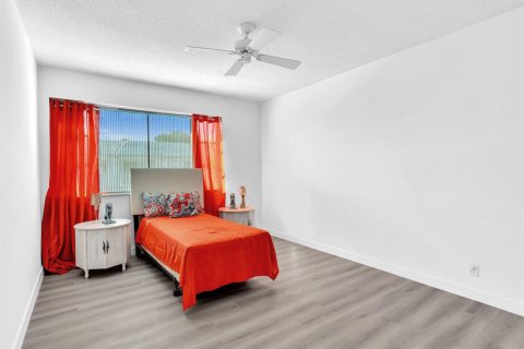 Condo in Pompano Beach, Florida, 2 bedrooms № 2082597 - photo 22