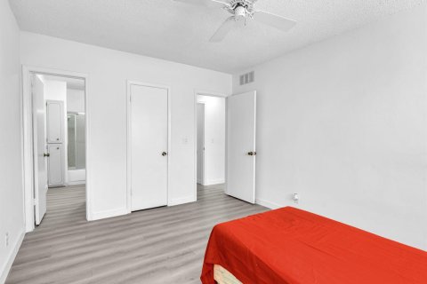Condo in Pompano Beach, Florida, 2 bedrooms № 2082597 - photo 23