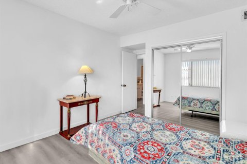 Condo in Pompano Beach, Florida, 2 bedrooms № 2082597 - photo 19