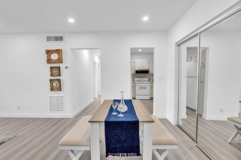 Condo in Pompano Beach, Florida, 2 bedrooms № 2082597 - photo 4