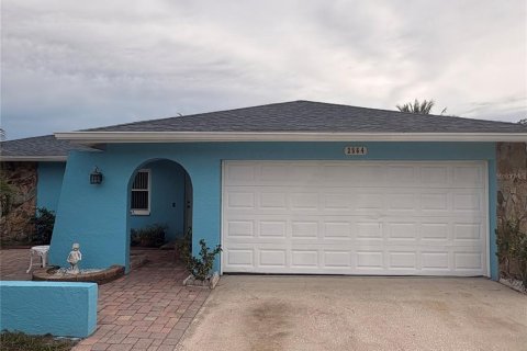 House in Palm Harbor, Florida 3 bedrooms, 131.74 sq.m. № 2353185