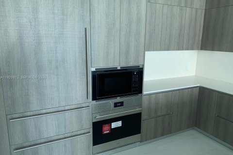 Condominio en venta en Sunny Isles Beach, Florida, 2 dormitorios, 128.39 m2 № 1982326 - foto 4