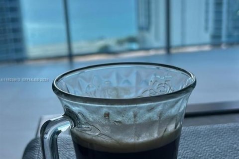 Condominio en venta en Sunny Isles Beach, Florida, 2 dormitorios, 128.39 m2 № 1982326 - foto 17