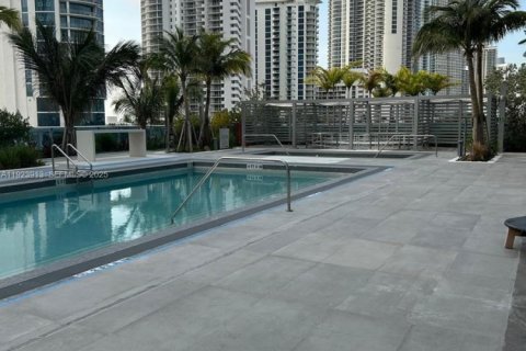 Condominio en venta en Sunny Isles Beach, Florida, 2 dormitorios, 128.39 m2 № 1982326 - foto 29