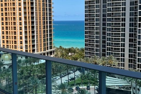 Condominio en venta en Sunny Isles Beach, Florida, 2 dormitorios, 128.39 m2 № 1982326 - foto 30