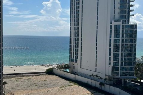 Condominio en venta en Sunny Isles Beach, Florida, 2 dormitorios, 128.39 m2 № 1982326 - foto 27