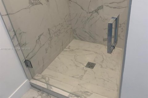 Condominio en venta en Sunny Isles Beach, Florida, 2 dormitorios, 128.39 m2 № 1982326 - foto 19