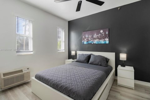 Condominio en venta en Miami Beach, Florida, 1 dormitorio, 45.52 m2 № 2005438 - foto 10
