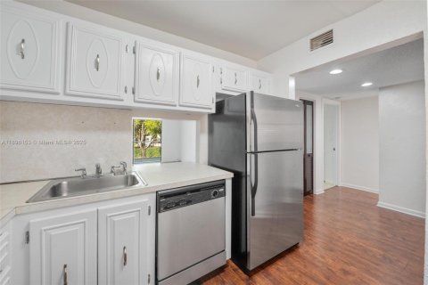 Купить кондоминиум в Плантация, Флорида 1 спальня, 69.68м2, № 1948129 - фото 7