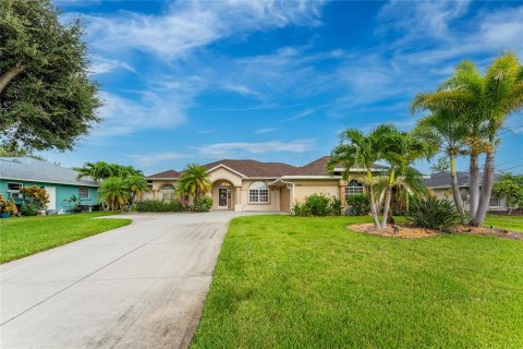 Casa en venta en Rotonda, Florida, 3 dormitorios, 193.98 m2 № 1919940 - foto 2