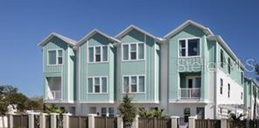Adosado en Saint Petersburg, Florida 3 dormitorios, 181.16 m2 № 1829136