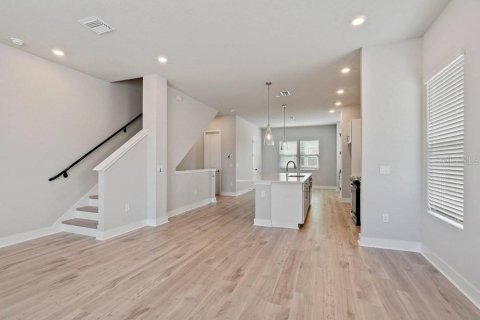 Adosado en alquiler en Saint Petersburg, Florida, 3 dormitorios, 181.16 m2 № 1829136 - foto 6