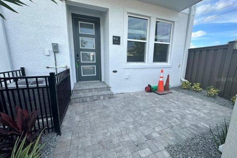 Adosado en alquiler en Saint Petersburg, Florida, 3 dormitorios, 181.16 m2 № 1829136 - foto 22