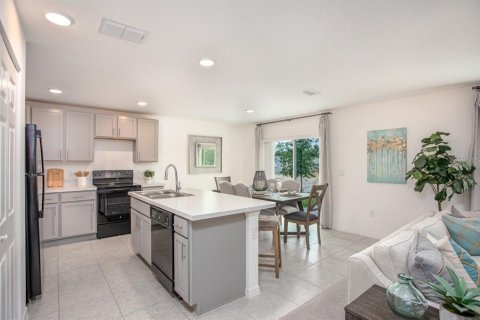 House in Poinciana, Florida 3 bedrooms, 134.06 sq.m. № 2156752 - photo 4