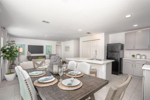 House in Poinciana, Florida 3 bedrooms, 134.06 sq.m. № 2156752 - photo 7