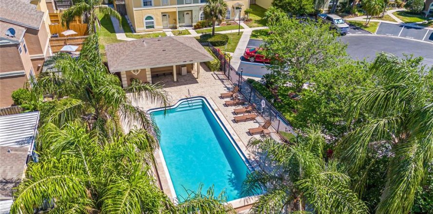 Townhouse in Clearwater, Florida 2 bedrooms, 104.7 sq.m. № 1879314