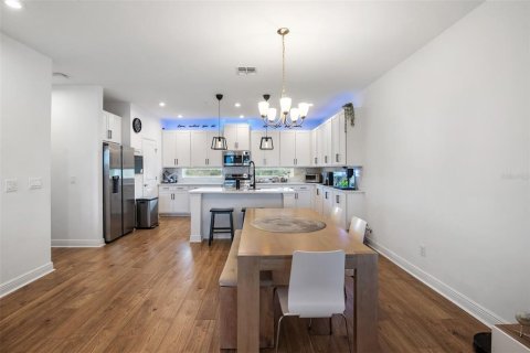 Townhouse in Orlando, Florida 2 bedrooms, 152.73 sq.m. № 2227423 - photo 9