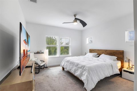 Townhouse in Orlando, Florida 2 bedrooms, 152.73 sq.m. № 2227423 - photo 11