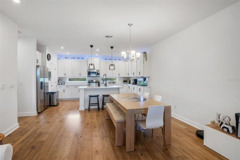 Townhouse in Orlando, Florida 2 bedrooms, 152.73 sq.m. № 2227423 - photo 8