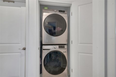 Townhouse in Orlando, Florida 2 bedrooms, 152.73 sq.m. № 2227423 - photo 19
