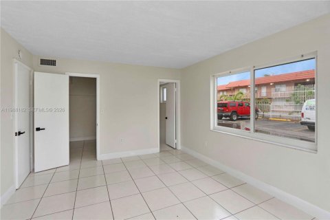 Снять в аренду квартиру в Майами-Гарденс, Флорида 2 спальни, 91.97м2, № 2049043 - фото 10