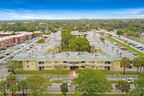 Снять в аренду квартиру в Майами-Гарденс, Флорида 2 спальни, 91.97м2, № 2049043 - фото 6