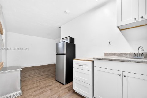 Commercial property in Tamarac, Florida 1 bedroom, 80.64 sq.m. № 2390096