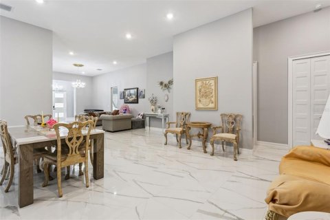 Casa en venta en Winter Garden, Florida, 4 dormitorios, 329.15 m2 № 2356195 - foto 10