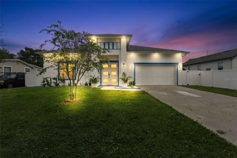 House in Winter Garden, Florida 4 bedrooms, 329.15 sq.m. № 2356195