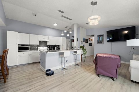 Casa en venta en Palm Harbor, Florida, 3 dormitorios, 128.11 m2 № 2195797 - foto 5