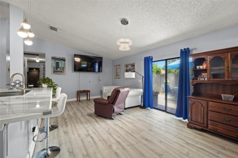Casa en venta en Palm Harbor, Florida, 3 dormitorios, 128.11 m2 № 2195797 - foto 6