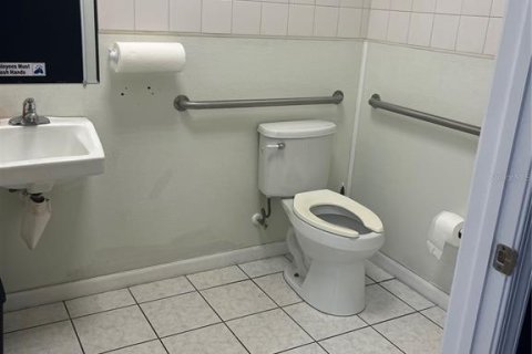 Propiedad comercial en alquiler en Jensen Beach, Florida, 16273.69 m2 № 1553728 - foto 10