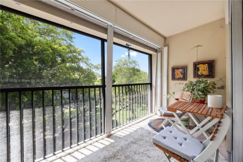 Condo in Pembroke Pines, Florida, 2 bedrooms  № 1790582 - photo 5