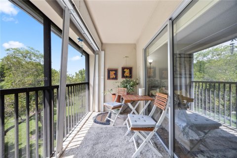 Condo in Pembroke Pines, Florida, 2 bedrooms  № 1790582 - photo 8