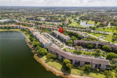 Condo in Pembroke Pines, Florida, 2 bedrooms  № 1790582 - photo 30
