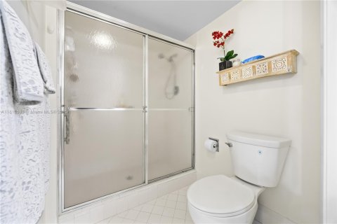 Condo in Pembroke Pines, Florida, 2 bedrooms  № 1790582 - photo 26