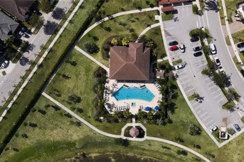 Touwnhouse à vendre à Cutler Bay, Floride: 3 chambres, 124.02 m2 № 2068263 - photo 13
