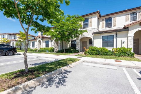 Touwnhouse à vendre à Cutler Bay, Floride: 3 chambres, 124.02 m2 № 2068263 - photo 12