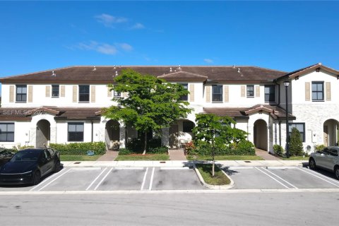 Touwnhouse à vendre à Cutler Bay, Floride: 3 chambres, 124.02 m2 № 2068263 - photo 6