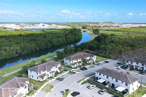 Touwnhouse à vendre à Cutler Bay, Floride: 3 chambres, 124.02 m2 № 2068263 - photo 8