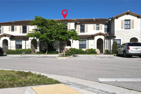 Touwnhouse à vendre à Cutler Bay, Floride: 3 chambres, 124.02 m2 № 2068263 - photo 5