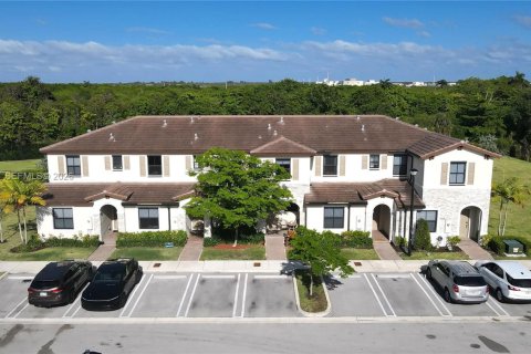 Touwnhouse à vendre à Cutler Bay, Floride: 3 chambres, 124.02 m2 № 2068263 - photo 7