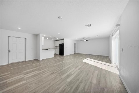 House in North Port, Florida 3 bedrooms, 148.64 sq.m. № 2166427 - photo 3
