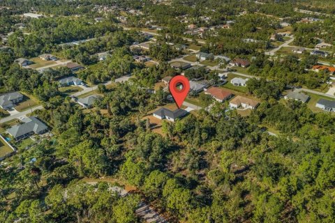 House in North Port, Florida 3 bedrooms, 148.64 sq.m. № 2166427 - photo 26