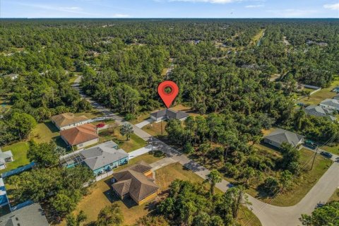 House in North Port, Florida 3 bedrooms, 148.64 sq.m. № 2166427 - photo 2
