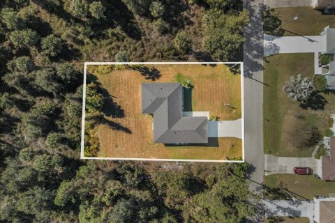 House in North Port, Florida 3 bedrooms, 148.64 sq.m. № 2166427 - photo 25