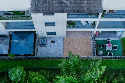 Condominio en alquiler en Doral, Florida, 2 dormitorios № 1952058 - foto 28
