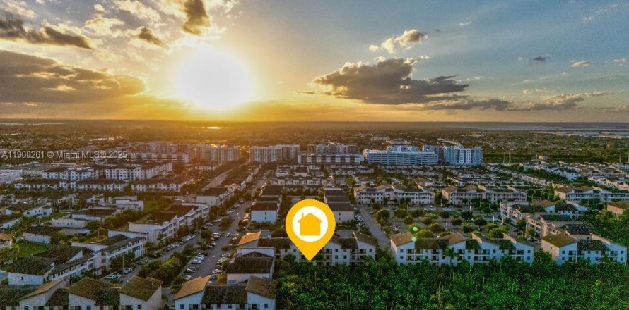 Condominio en Doral, Florida, 2 dormitorios  № 1952058